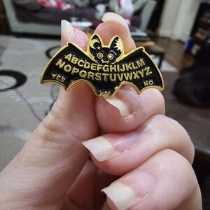 Ouija Bat ✦ Gothic Occult Enamel Pin ✦ Gold Black Planchette Lapel Badge NWT